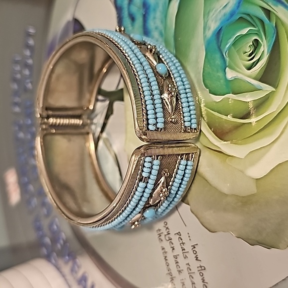 Vintage 1970's Beaded Boho Embossed Silver Hinged Bracelet - Picture 3 of 4